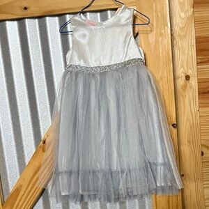 Nannette Baby Toddler Girls party dress or flower girl. Like new. Size 3T